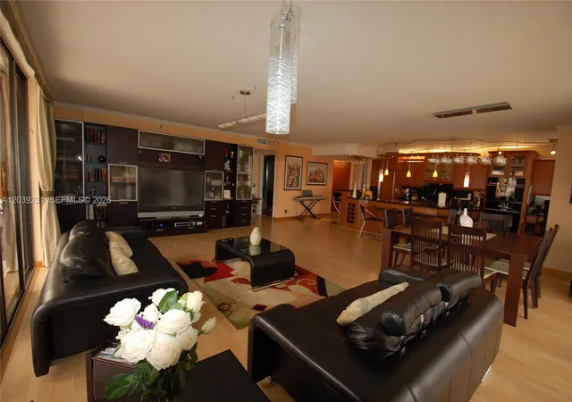 8877-collins-ave-507-surfside-fl-33154/hzid_f769a31b