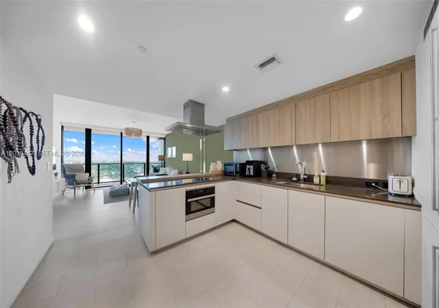 1000-brickell-plz-4704-miami-fl-33131/hzid_1a85463d