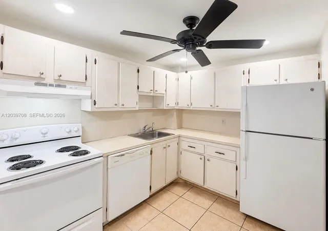 16851-ne-23rd-avenue-a308-north-miami-beach-fl-33160/hzid_3d7cfd75