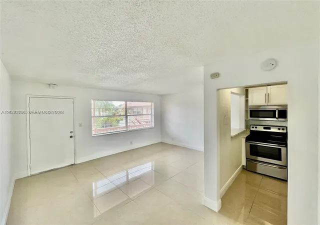 241-se-9th-ave-207-pompano-beach-fl-33060/hzid_76fa80f3