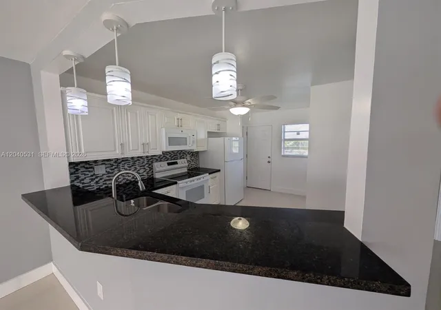 1750-ne-191st-st-6223-miami-fl-33179/hzid_b73c461f