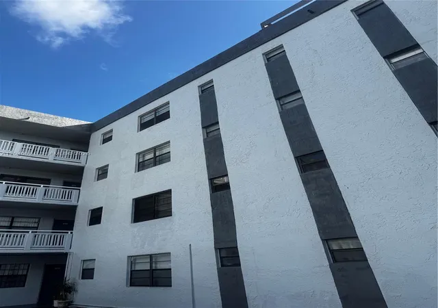 13500-ne-3rd-ct-120-north-miami-fl-33161/hzid_4b895836