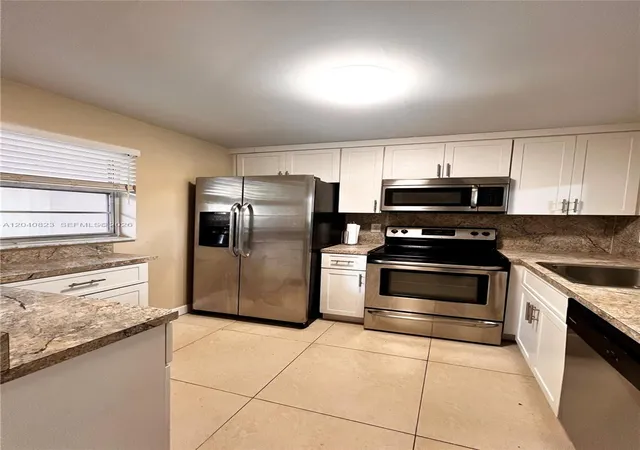 9235-lagoon-pl-109-davie-fl-33324/hzid_215e3bb1