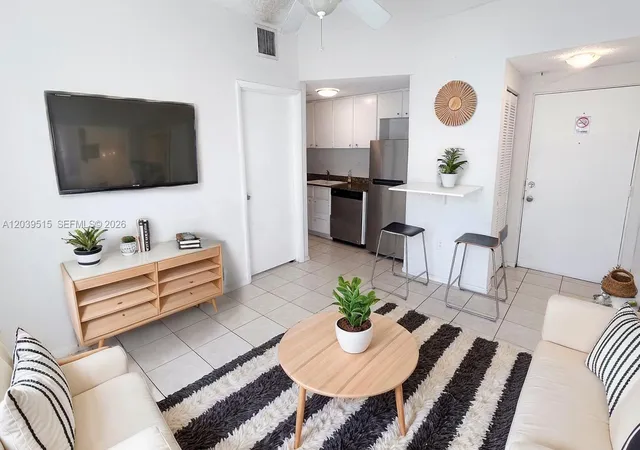 1218-drexel-ave-204-miami-beach-fl-33139/hzid_f1b60ef4