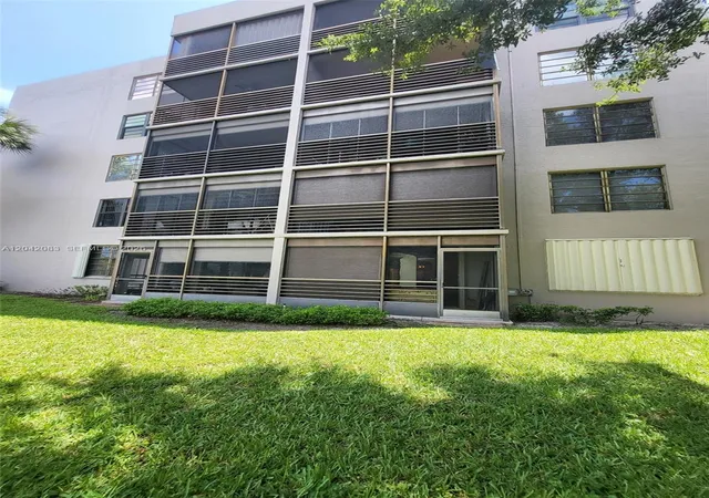 900-colony-point-cir-107-pembroke-pines-fl-33026/hzid_5c80684b