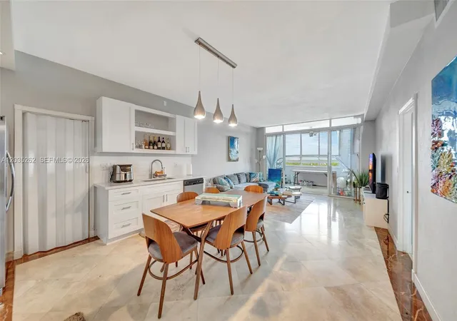 5005-collins-ave-ph02-miami-beach-fl-33140/hzid_8590b140