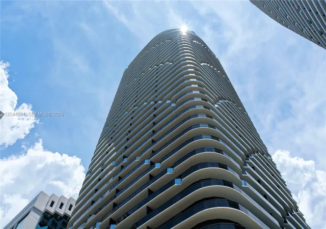 55-sw-9th-st-2208-miami-fl-33130/hzid_94cb9de3