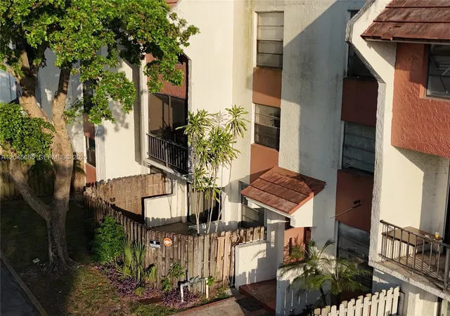 1796-nw-55th-avenue-103-lauderhill-fl-33313/hzid_90699834