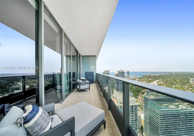 1000-brickell-plz-ph5807-miami-fl-33131/hzid_8405c18f