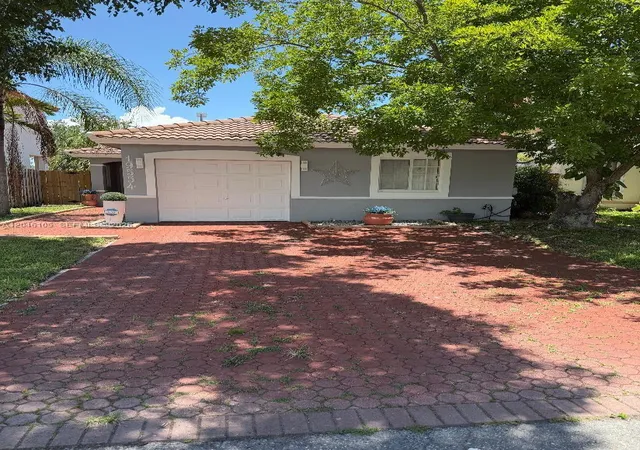 19554-nw-79th-place-hialeah-fl-33015/hzid_2b2a7aae