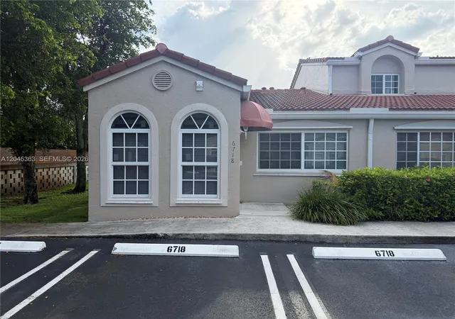 6718-nw-166th-ter-301-miami-lakes-fl-33014/hzid_10ee94cb