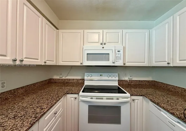 7800-collins-ave-407-miami-beach-fl-33141/hzid_670c9c0f