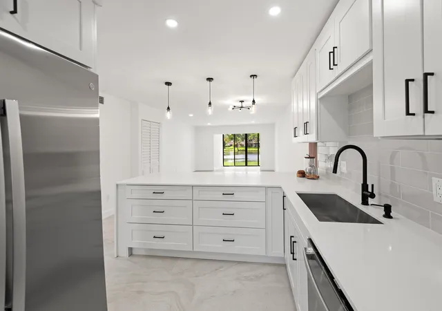 9293-vista-del-lago-15c-boca-raton-fl-33428/hzid_1efdc5b0
