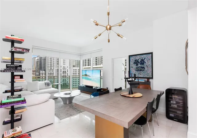 951-brickell-ave-1011-miami-fl-33131/hzid_1394100d