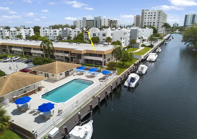 1340-ne-28th-avenue-228-pompano-beach-fl-33062/hzid_d5efa272