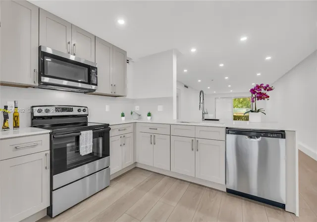 2101-lucaya-bnd-e1-coconut-creek-fl-33066/hzid_0f8878dc