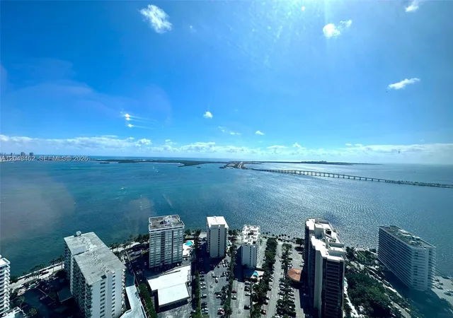 1425-brickell-ave-42e-miami-fl-33131/hzid_900d5572