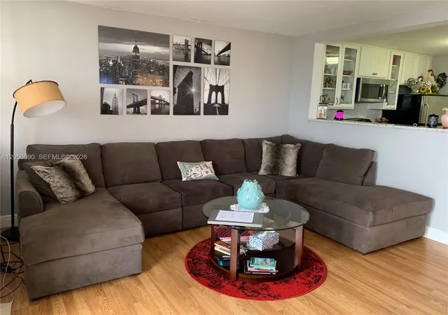 2025-ne-164th-st-808-north-miami-beach-fl-33162/hzid_b951484c