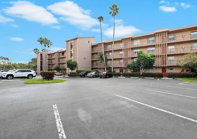 7220-lake-cir-dr-301-margate-fl-33063/hzid_29f9f5f4