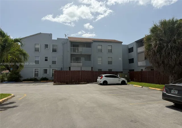 6095-w-18th-ave-s306-hialeah-fl-33012/hzid_e54f232d