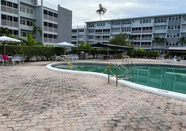 410-se-2nd-st-408-hallandale-beach-fl-33009/hzid_aa1d77c4