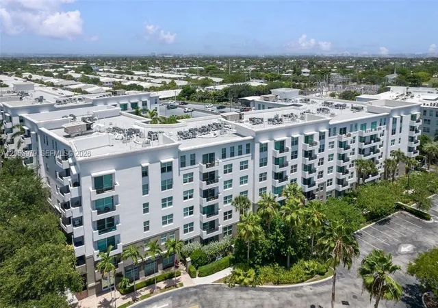 2421-ne-65th-st-217-fort-lauderdale-fl-33308/hzid_eccaaf87