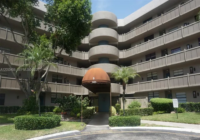 1100-colony-point-cir-206-pembroke-pines-fl-33026/hzid_d36bb054