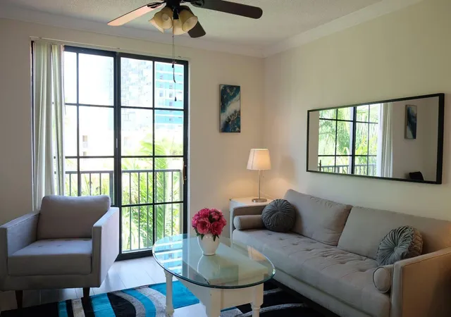 720-s-sapodilla-ave-514-west-palm-beach-fl-33401/hzid_9c9cdccd