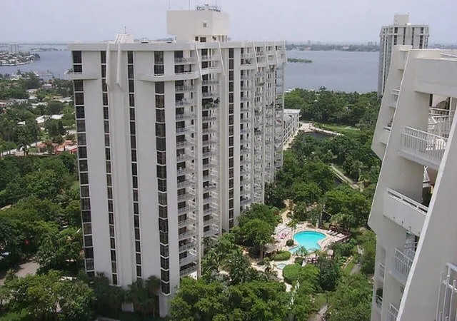 1000-quayside-ter-408-miami-fl-33138/hzid_ce7698cc