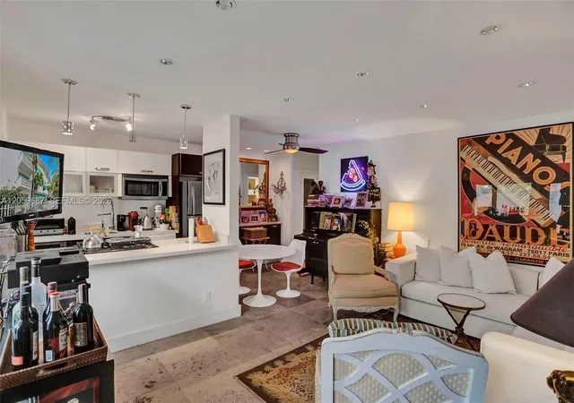 350-collins-ave-310-miami-beach-fl-33139/hzid_a4fe8221