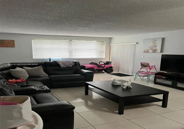 10135-nw-9th-street-cir-5-208-miami-fl-33172/hzid_cec0b4af