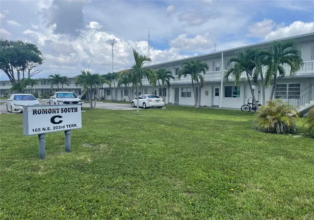 165-ne-203rd-terrace-26-miami-fl-33179/hzid_406d4a01