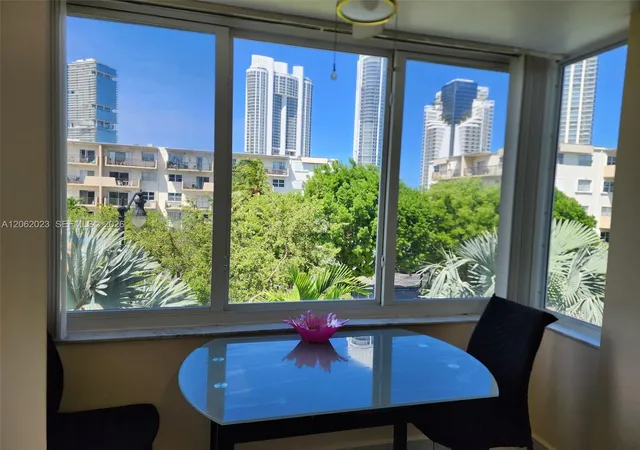250-180th-dr-301-sunny-isles-beach-fl-33160/hzid_6720cfdc