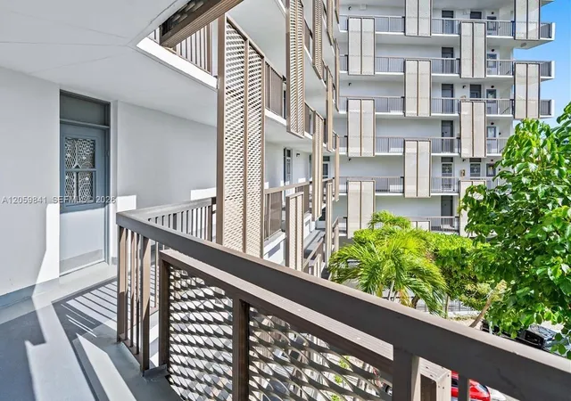 20400-w-country-club-dr-310-aventura-fl-33180/hzid_73a299cb