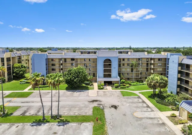 2820-tennis-club-dr-401-west-palm-beach-fl-33417/hzid_511ba9a2