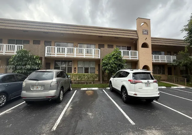 9081-sunrise-lakes-blvd-105-sunrise-fl-33322/hzid_f5a270c0