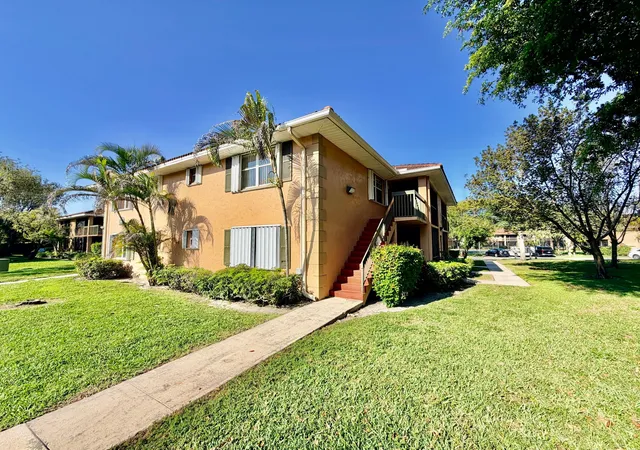 741-nw-104th-avenue-203-pembroke-pines-fl-33026/hzid_f63afcbd