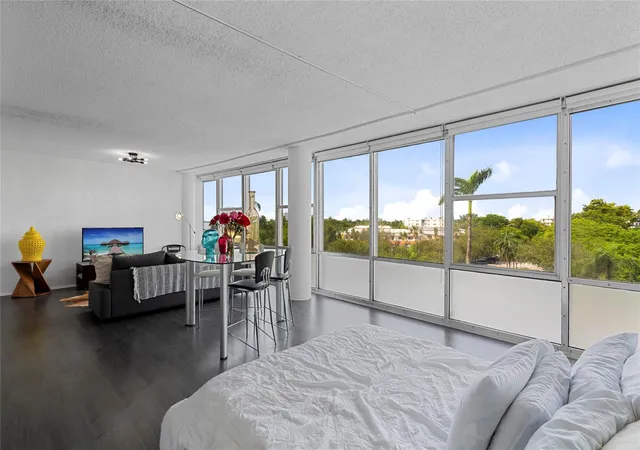 900-bay-dr-303-miami-beach-fl-33141/hzid_e6608409