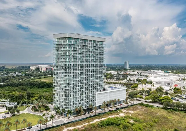 2000-metropica-way-2607-sunrise-fl-33323/hzid_e8d13058