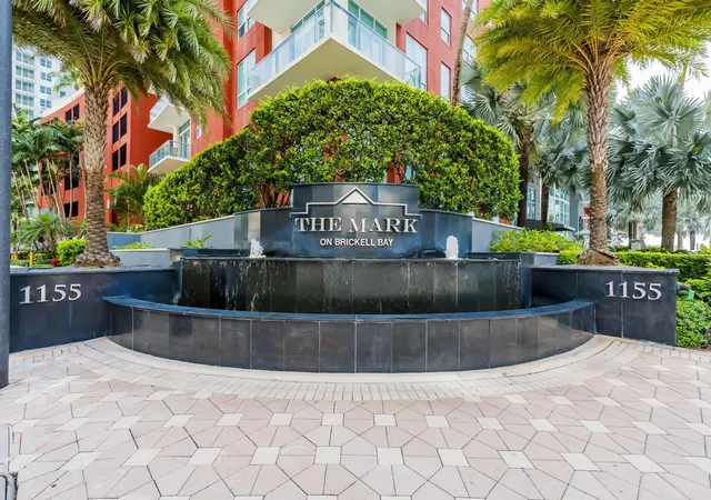 1155-brickell-bay-dr-2509-miami-fl-33131/hzid_d382e2dd