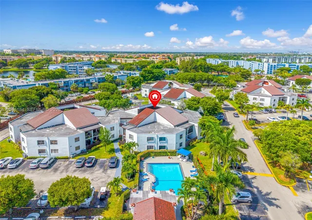 9405 Fontainebleau Blvd