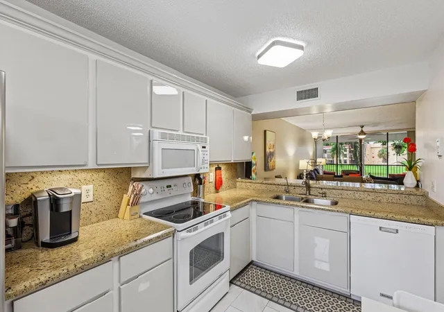 5718-coral-lake-dr-206-margate-fl-33063/hzid_ccc8aa01