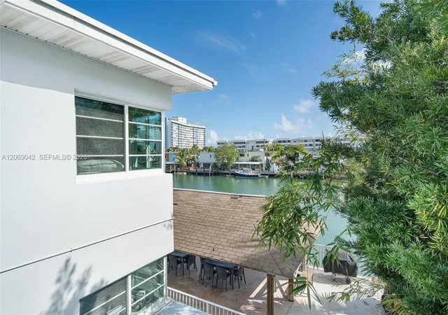 7207-bay-dr-11-miami-beach-fl-33141/hzid_04444c42