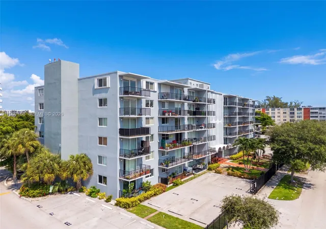 12500-ne-15th-avenue-306-north-miami-fl-33161/hzid_5d80950b