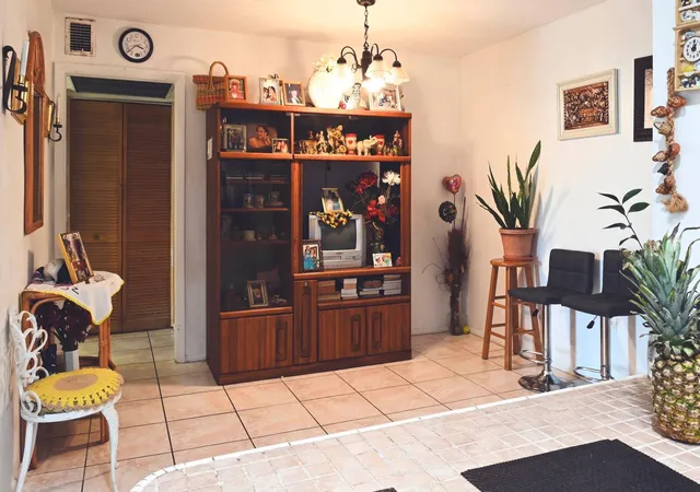 1681-nw-70th-avenue-402-plantation-fl-33313/hzid_fbbdfa71