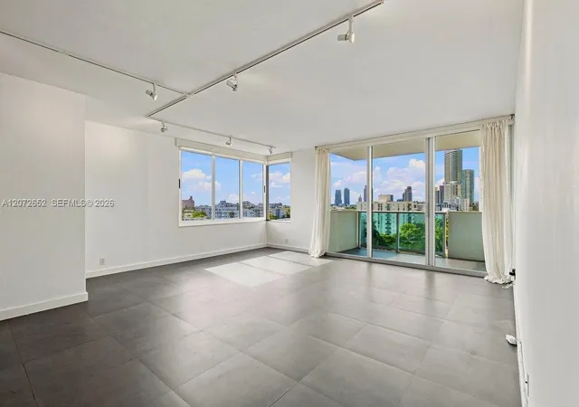1200-west-ave-815-miami-beach-fl-33139/hzid_61202e95