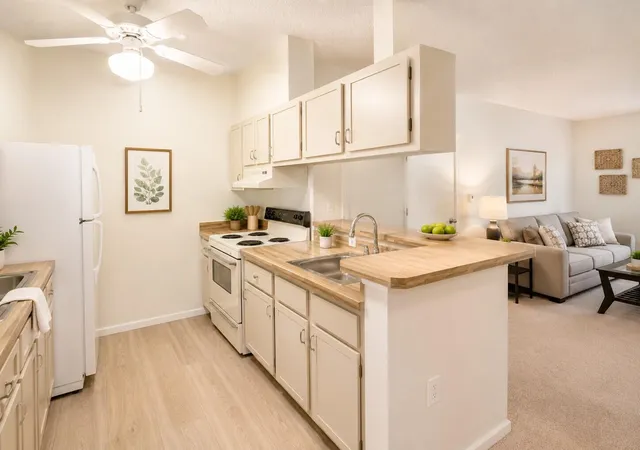 9690-s-belfort-cir-215-tamarac-fl-33321/hzid_3aa615a4