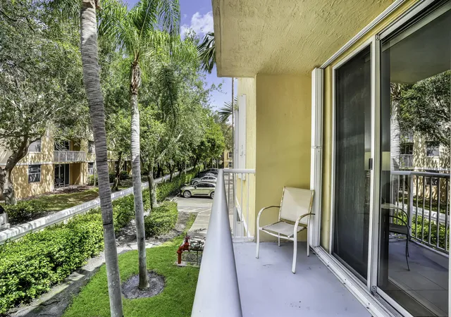 609-e-sheridan-st-208-dania-fl-33004/hzid_4352d7d8