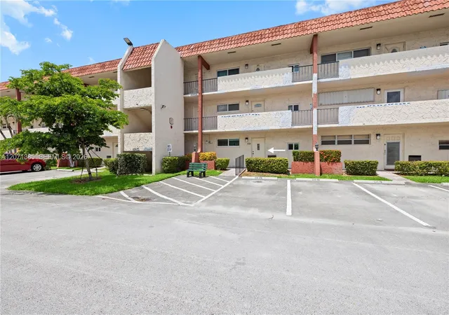 811-s-hollybrook-dr-105-pembroke-pines-fl-33025/hzid_0eadd413