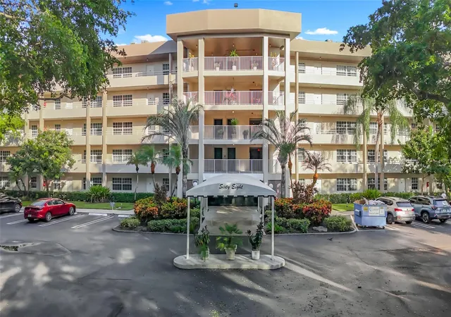 545-oaks-ln-410-pompano-beach-fl-33069/hzid_0155c36f